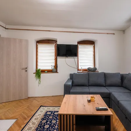 Apartment Quiet With Free Parking *