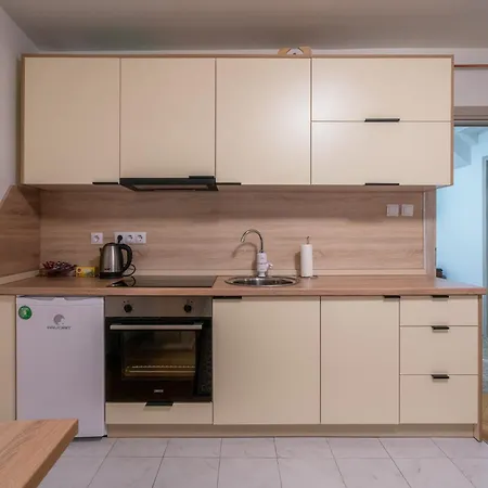 Apartment Quiet With Free Parking *