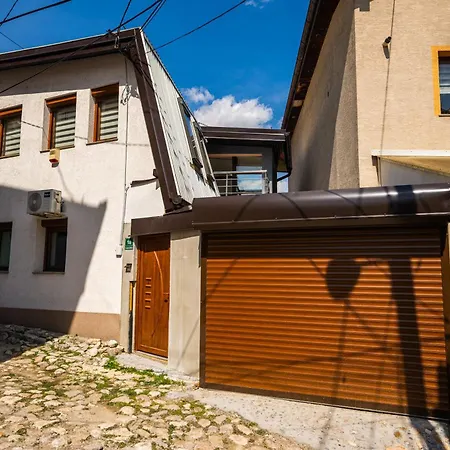 Quiet With Free Parking Appartamento *