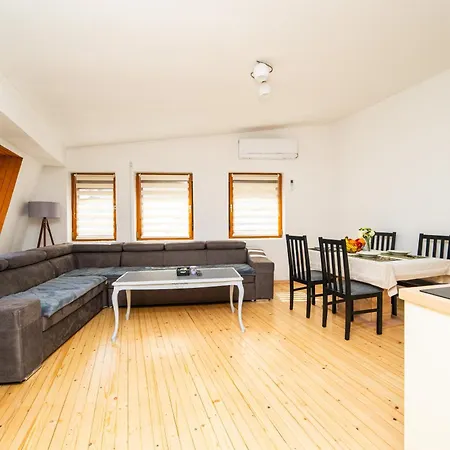 Quiet With Free Parking Daire