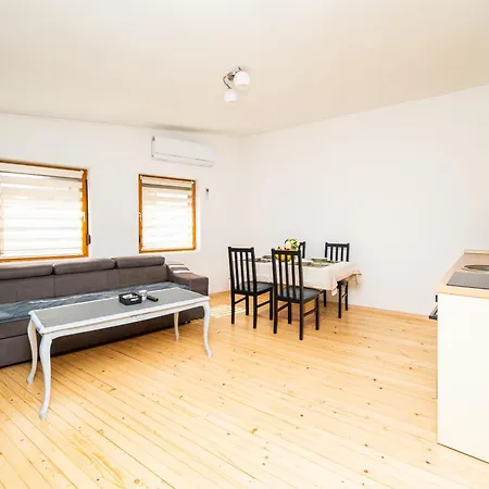 Quiet With Free Parking