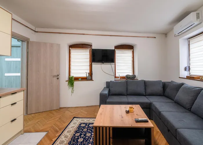 Апартаменты Quiet With Free Parking *