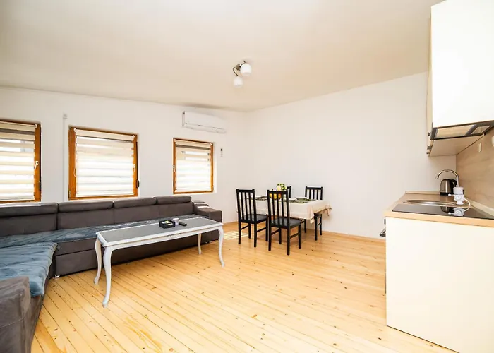 Quiet With Free Parking Апартаменты Сараево