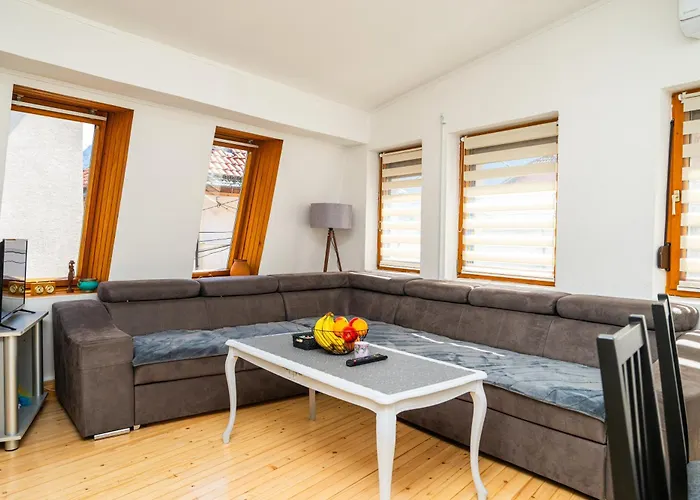 Quiet With Free Parking Апартаменты Сараево