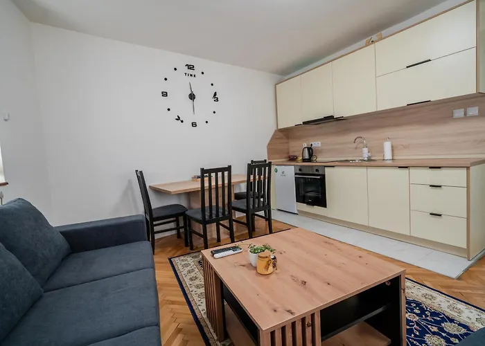 Quiet With Free Parking Апартаменты Сараево