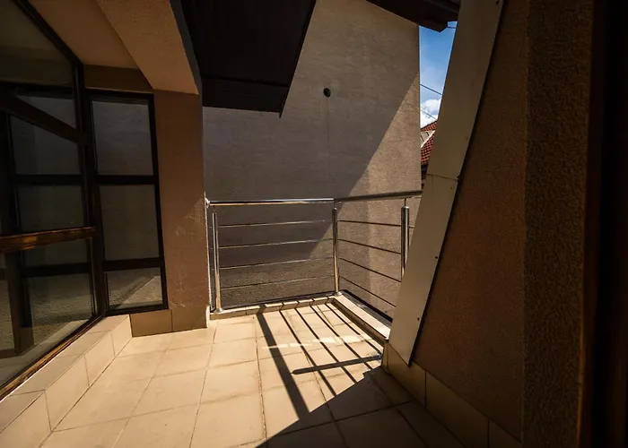 Quiet With Free Parking *